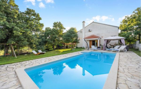 Lovely Home In Lozovac